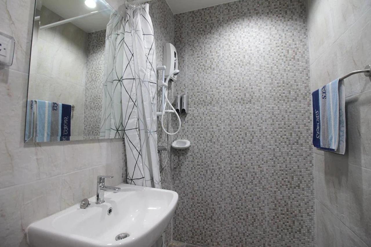 R 17 Living Hotel バンコク都 エクステリア 写真