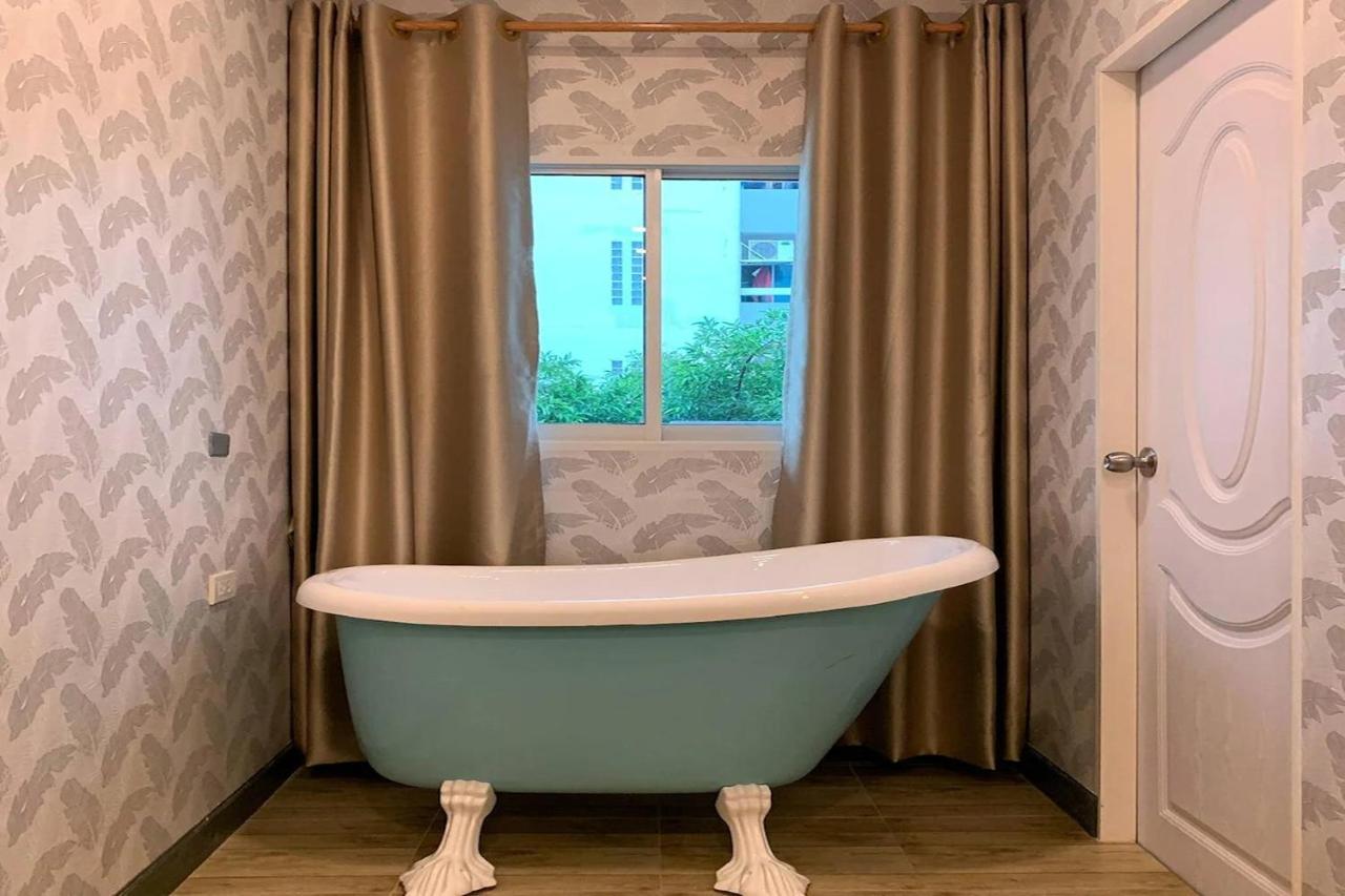 R 17 Living Hotel バンコク都 エクステリア 写真