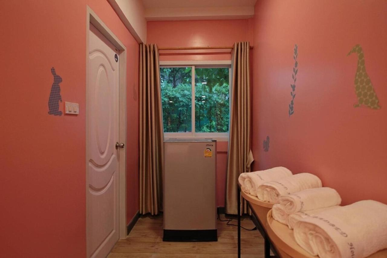 R 17 Living Hotel バンコク都 エクステリア 写真