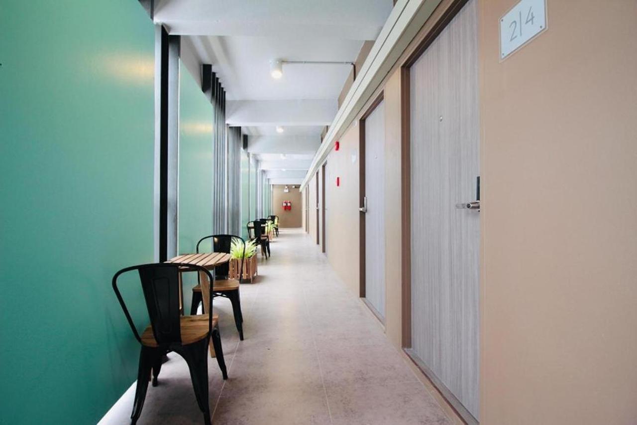 R 17 Living Hotel バンコク都 エクステリア 写真