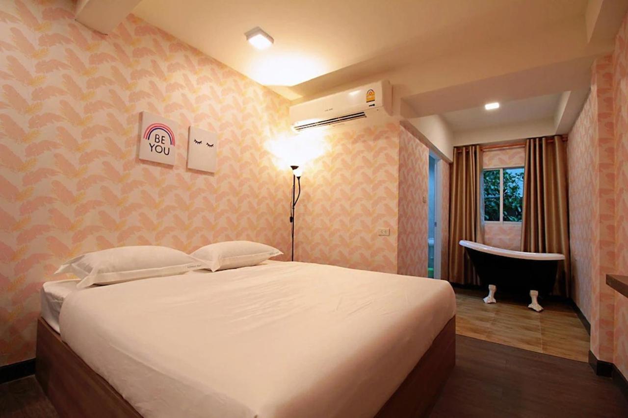 R 17 Living Hotel バンコク都 エクステリア 写真