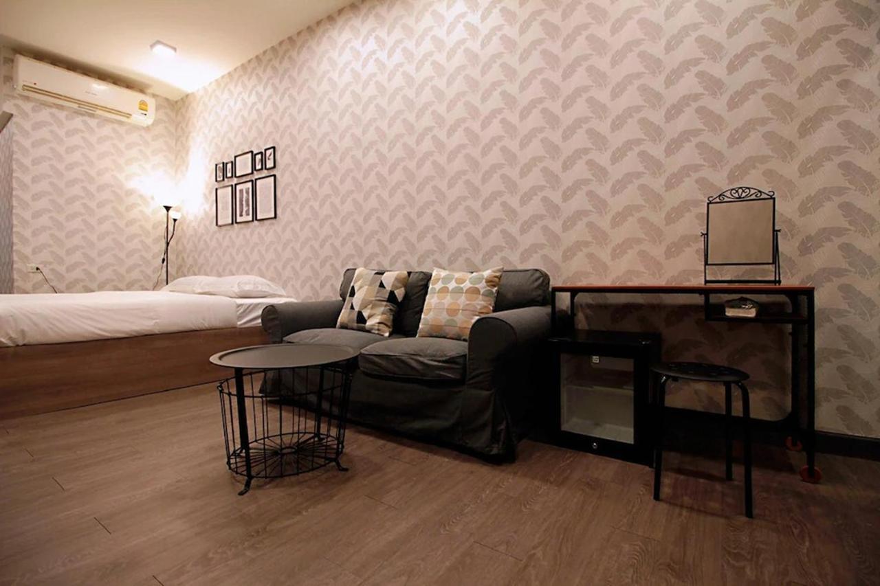 R 17 Living Hotel バンコク都 エクステリア 写真